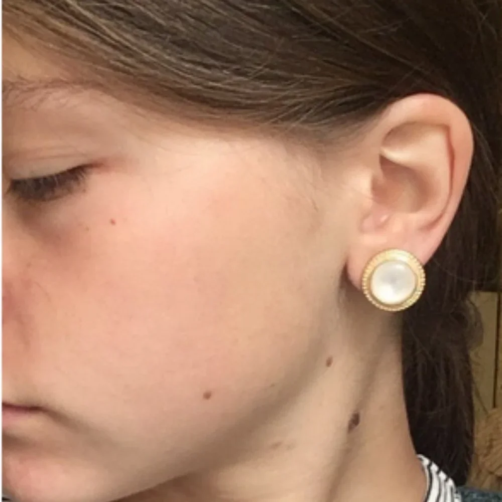 Vintage Round Cat Eye Opal Stud Earrings - Picture 2 of 5